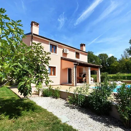 Mit Privatpool Fuer 6 Personen Ca 115 Qm In Radetici, Istrien Binnenland Von Istrien Holiday home