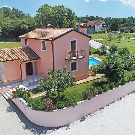 Mit Privatpool Fuer 6 Personen Ca 115 Qm In Radetici, Istrien Binnenland Von Istrien Holiday home Mofardini