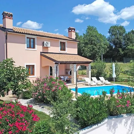 Mit Privatpool Fuer 6 Personen Ca 115 Qm In Radetici, Istrien Binnenland Von Istrien Holiday home