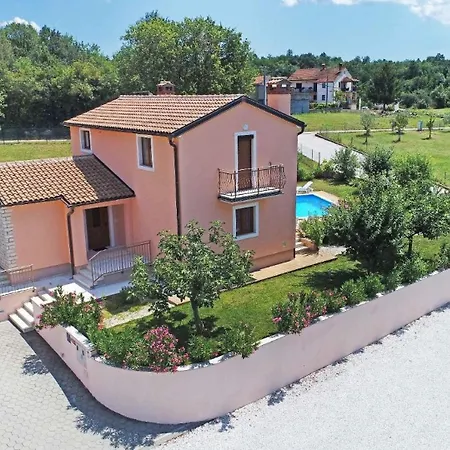 Feriehus Mit Privatpool Fuer 6 Personen Ca 115 Qm In Radetici, Istrien Binnenland Von Istrien *